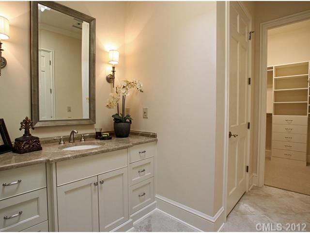 184 Cherokee Road, Unit F Charlotte, NC 28207 - Photo 13 of 16 Gallery Image 13