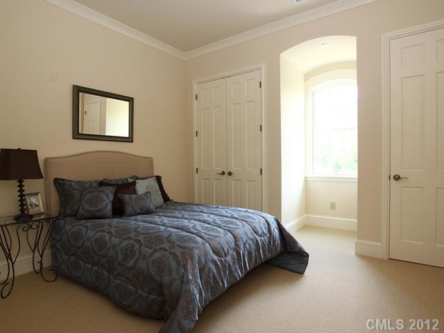 184 Cherokee Road, Unit F Charlotte, NC 28207 - Photo 14 of 16 Gallery Image 14
