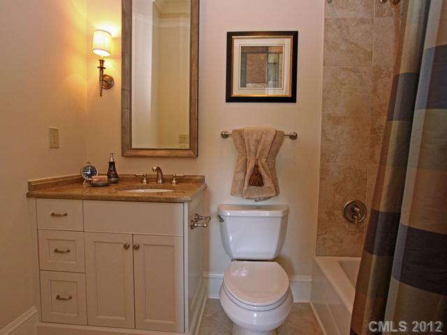 184 Cherokee Road, Unit F Charlotte, NC 28207 - Photo 15 of 16 Gallery Image 15