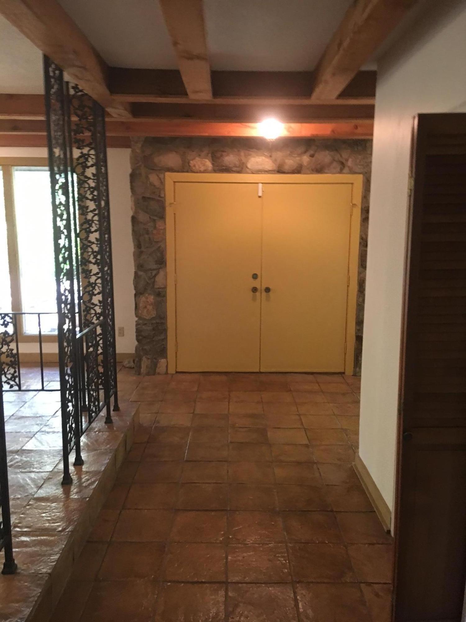 109 Goldengate Lane Oak Ridge, TN 37830 - Photo 7 of 39 forntdoor2