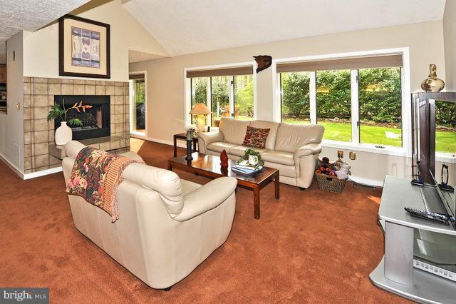 2831 Fennel Road Edgewater, MD 21037 - Photo 11 of 27 Living Room
