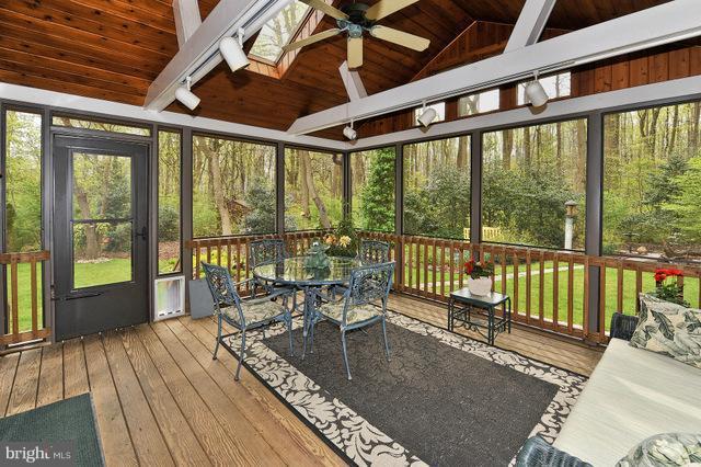 2831 Fennel Road Edgewater, MD 21037 - Photo 18 of 27 Screen Deck