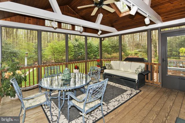 2831 Fennel Road Edgewater, MD 21037 - Photo 26 of 27 Screen Deck