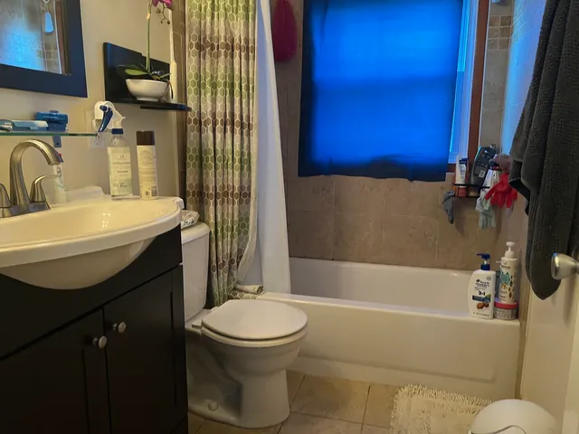 $289,000 | 879 North Avenue, Des Plaines, IL 60016