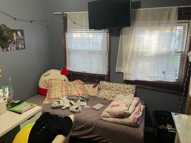 $289,000 | 879 North Avenue, Des Plaines, IL 60016