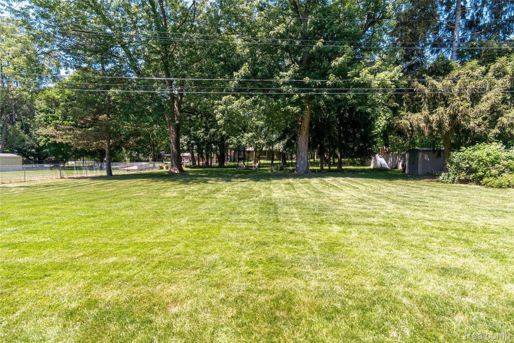 93 Texas Avenue Rochester, MI 48309 - Photo 39 of 39 Exteriors (12 of 14).jpg
