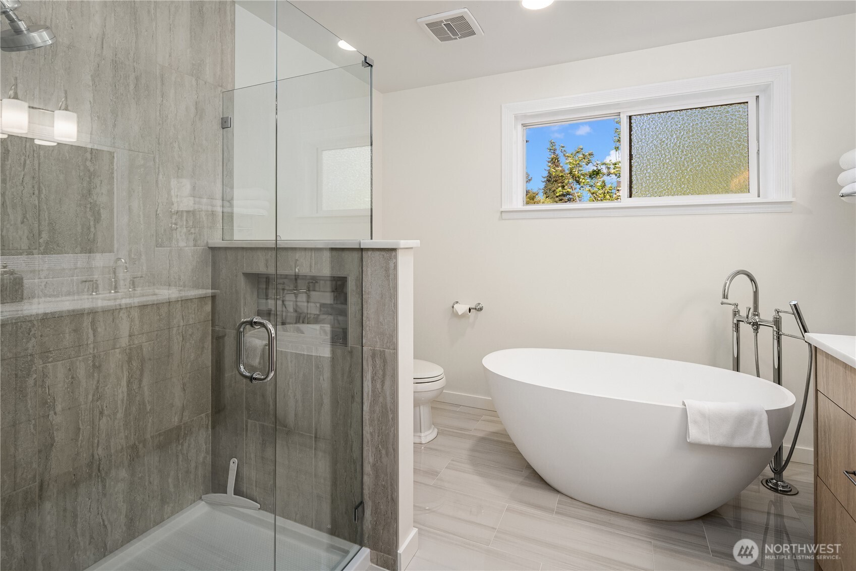 4014 Southwest 98th Street Seattle, WA 98136 - Photo 18 of 36