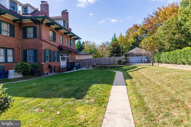 $899,000 | 3001 West Queen Lane, Philadelphia, PA 19129