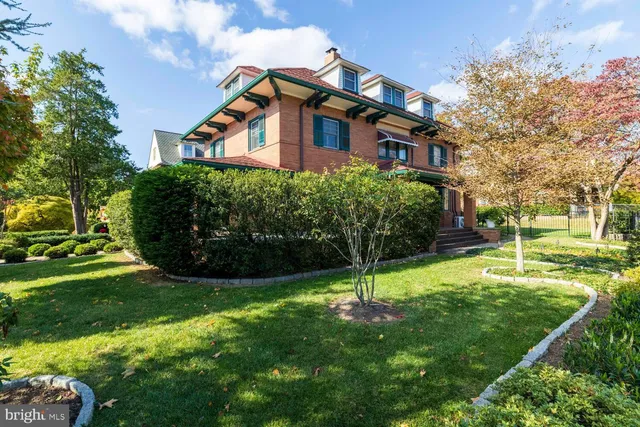 $899,000 | 3001 West Queen Lane, Philadelphia, PA 19129