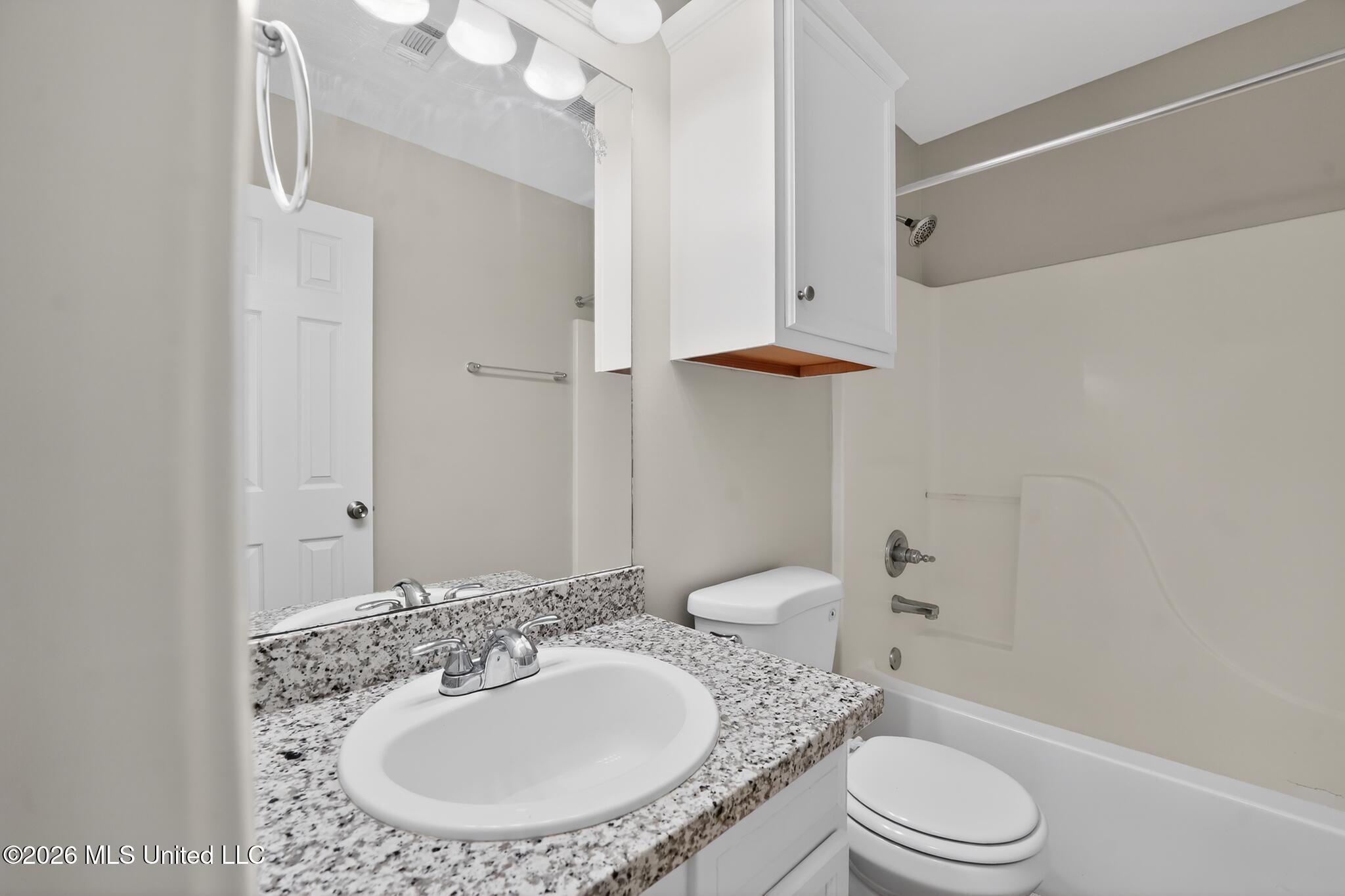 638 Oak Ridge Way Pearl, MS 39208 - Photo 5 of 20 18_638_Oak_Ridge_Wy-Bathroom-8157