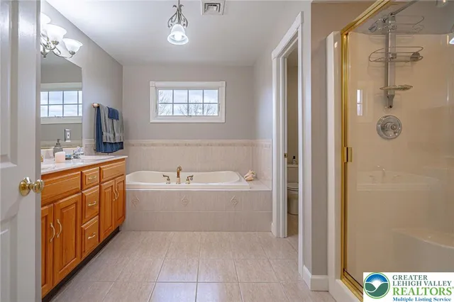 $779,000 | 6551 Overlook Road, Orefield, PA 18069