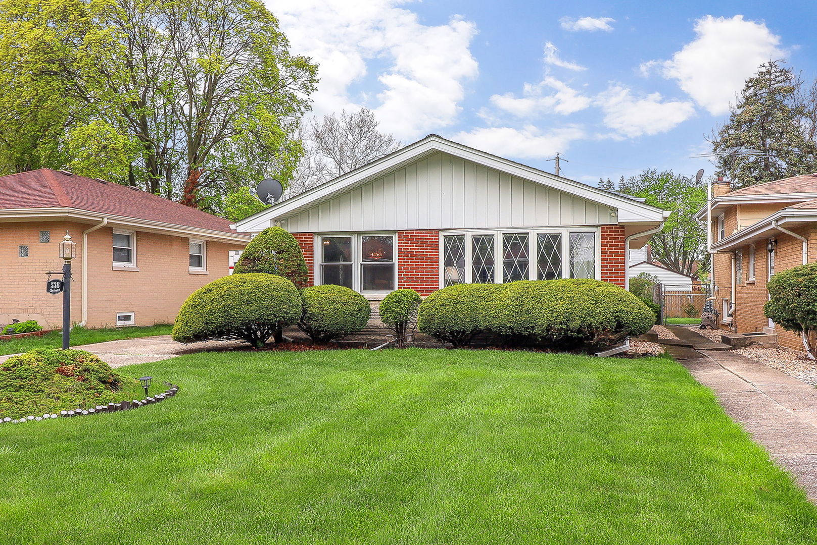 538 Clayton Road Hillside, IL 60162 - Photo 1 of 30