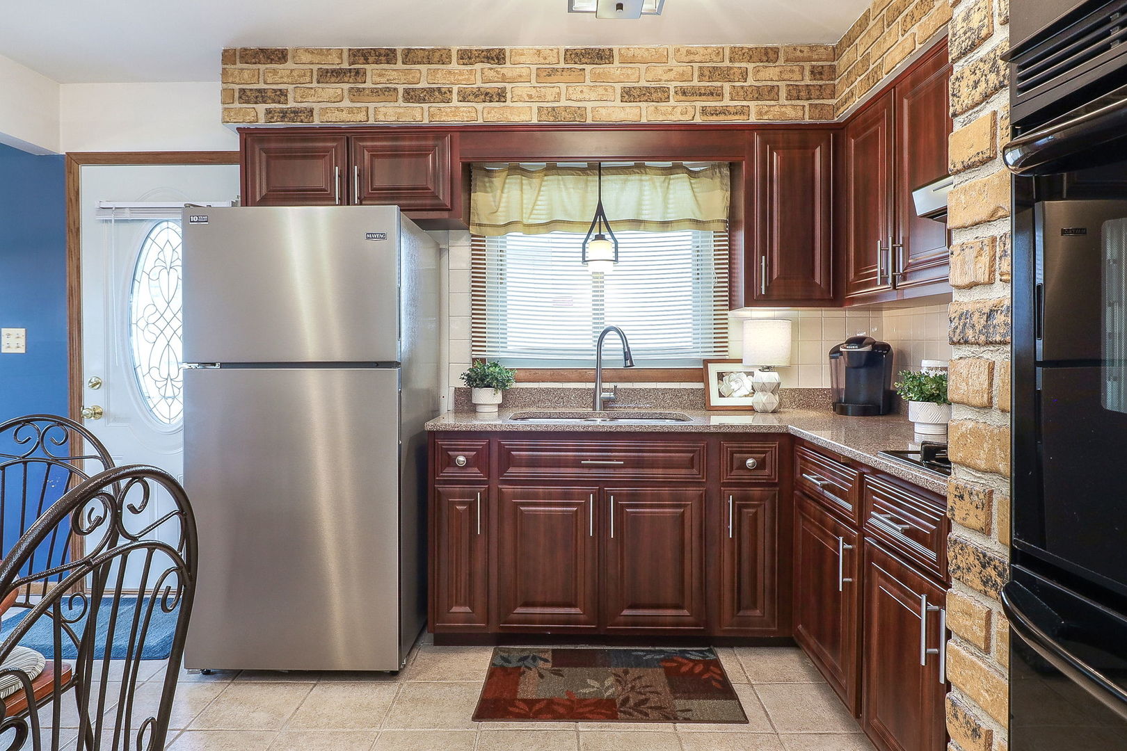 538 Clayton Road Hillside, IL 60162 - Photo 3 of 30