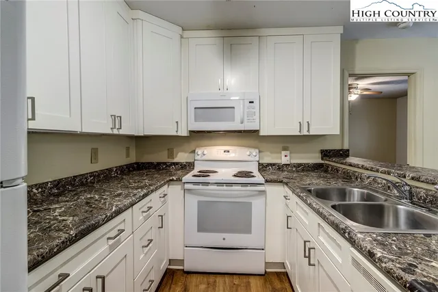 $315,000 | 200 Pilgrims Way, Unit 21, Boone, NC 28607