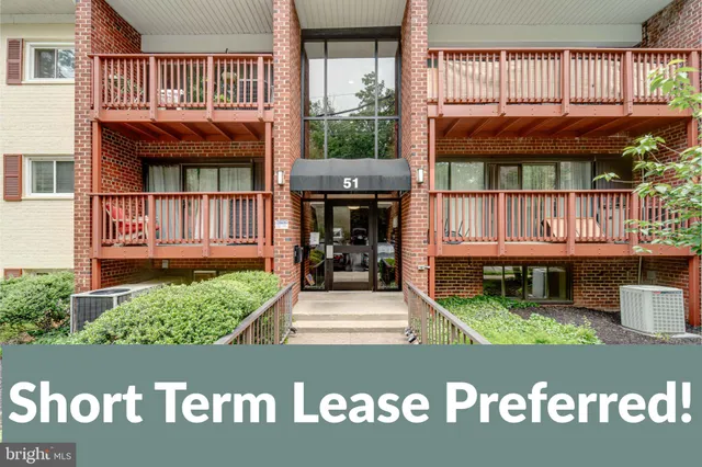 $2,500 | 51 Skyhill Road, Unit 202, Alexandria, VA 22314