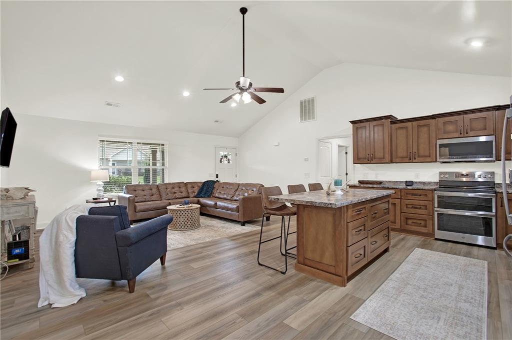 210 Madison Drive Southwest Calhoun, GA 30701 - Photo 11 of 31