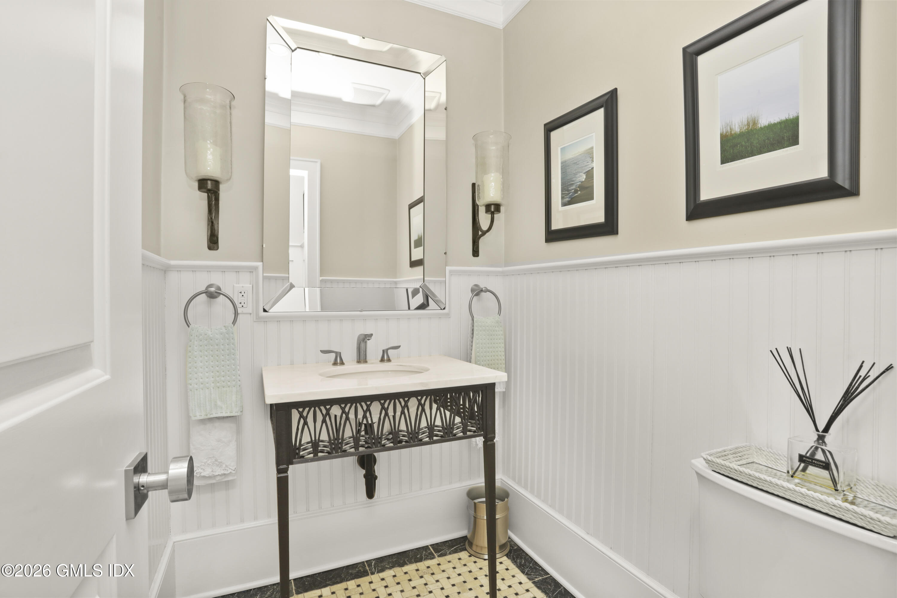 30 Bayside Terrace Riverside, CT 06878 - Photo 18 of 46 Powder Room