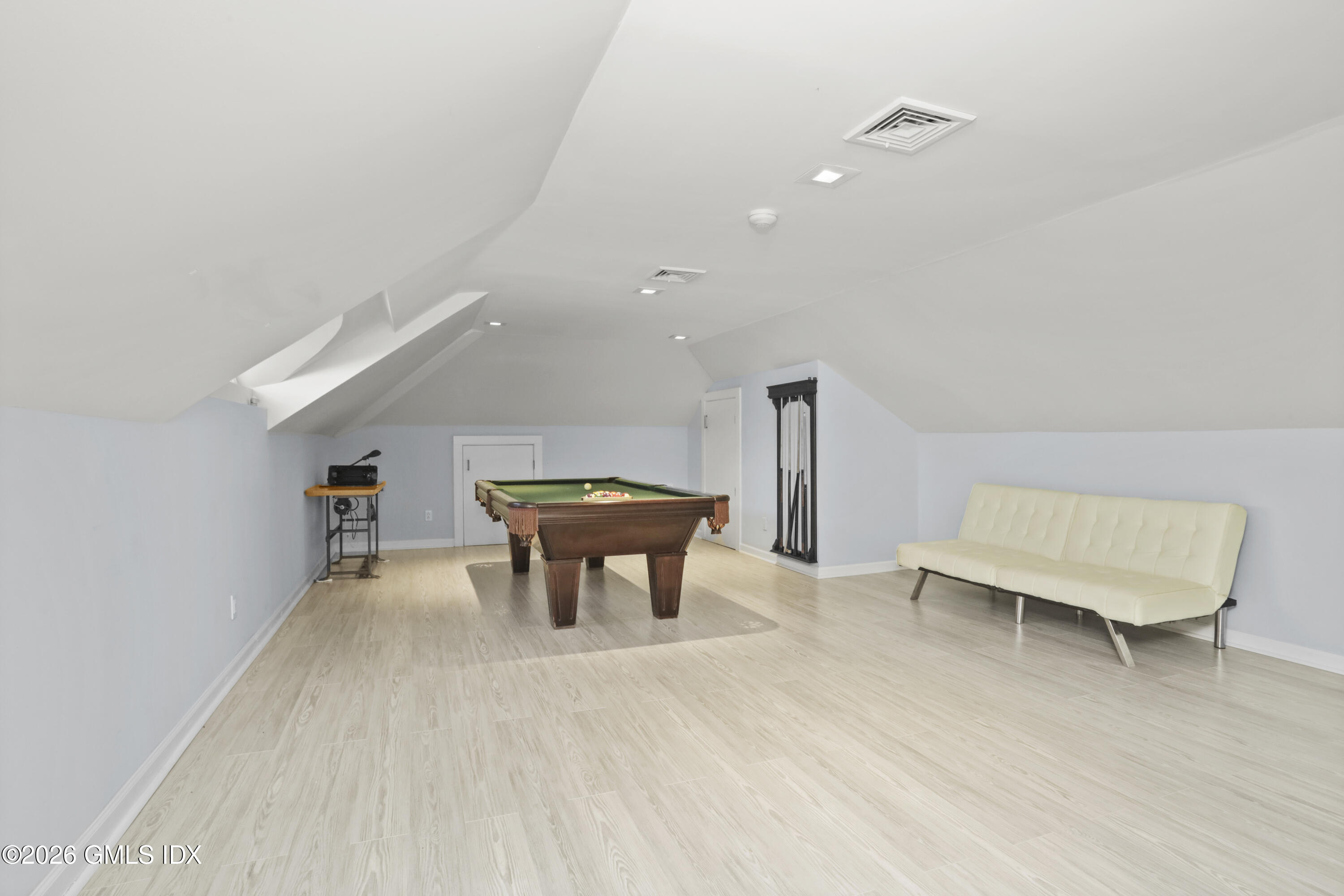 30 Bayside Terrace Riverside, CT 06878 - Photo 37 of 46 Playroom/game room/gym
