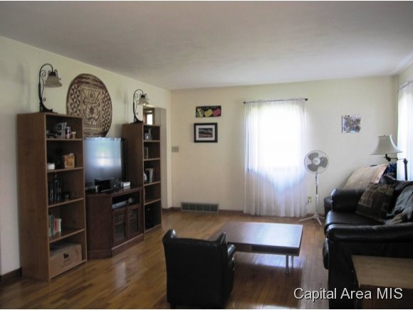 1716 West Governor Street Springfield, IL 62704 - Photo 3 of 11 Gallery Image 3
