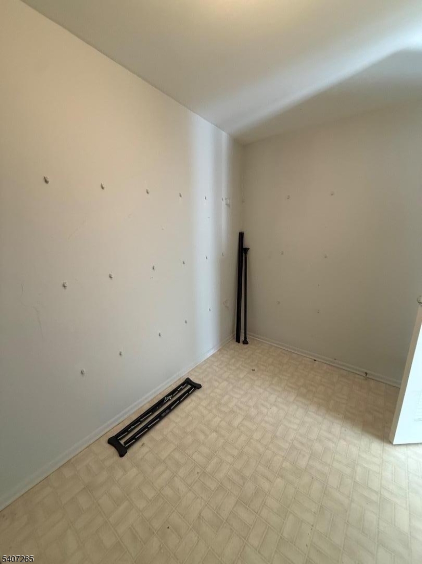 2710 Packer Court Bridgewater, NJ 08807 - Photo 26 of 29