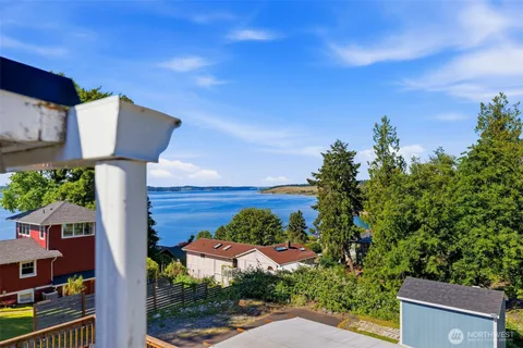$899,000 | 303 Puyallup Street, Steilacoom, WA 98388