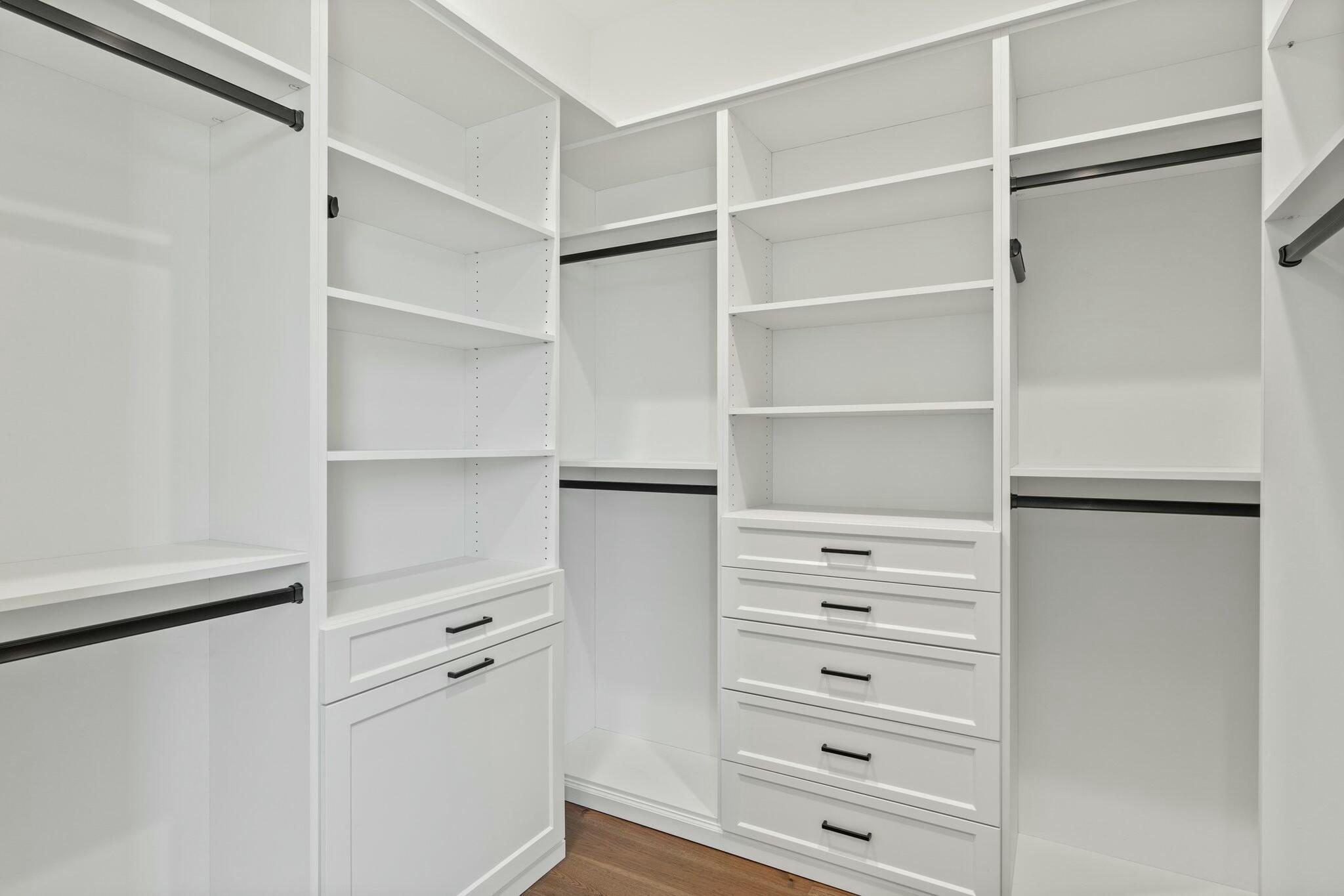 57 Revana Way Freeport, FL 32439 - Photo 23 of 28 57 Revana Way Primary Closet