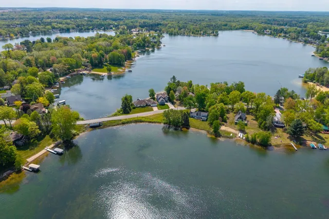 $419,500 | 7914 West Royal Road, Canadian Lakes, MI 49346