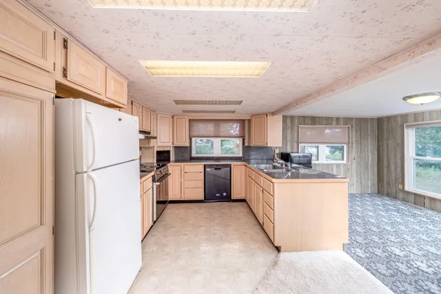 $419,500 | 7914 West Royal Road, Canadian Lakes, MI 49346