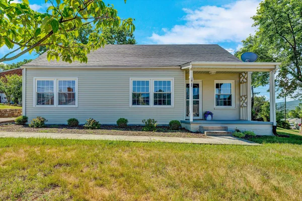 $289,950 | 216 Valleydale Avenue, Salem, VA 24153