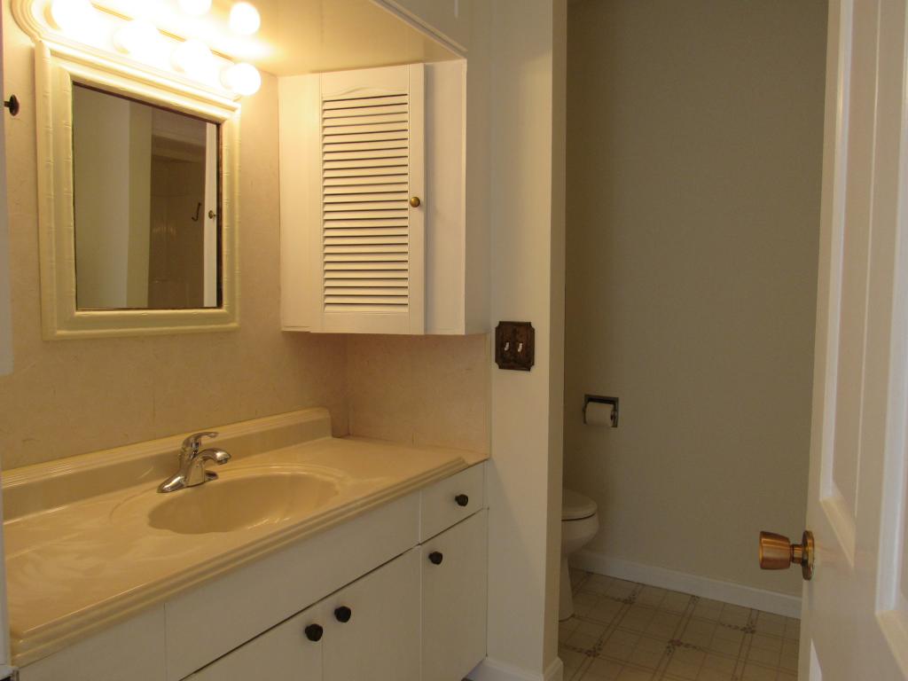 198 North Main Street, Unit 4 Rutland, VT 05701 - Photo 15 of 20
