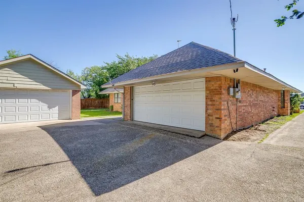 $3,000 | 4013 Timberidge Drive, Irving, TX 75038