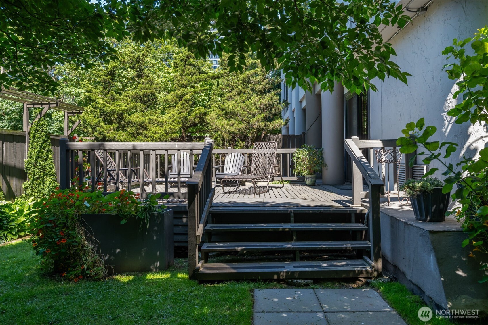1120 Spring Street, Unit 202 Seattle, WA 98104 - Photo 25 of 27 Gallery Image 25