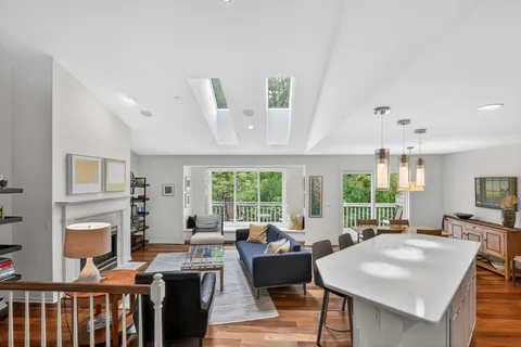 $450,000 | 5434 Rowland Park Road, Minnetonka, MN 55343