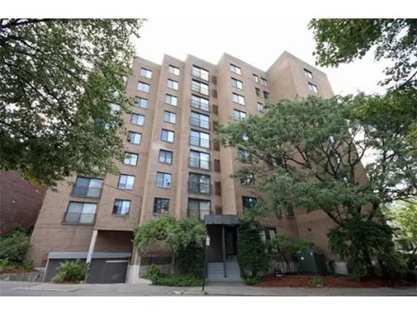 $3,500 | 1243 Beacon Street, Unit 3C, Brookline, MA 02446