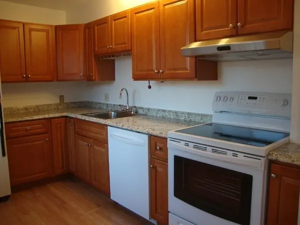 $3,500 | 1243 Beacon Street, Unit 3C, Brookline, MA 02446
