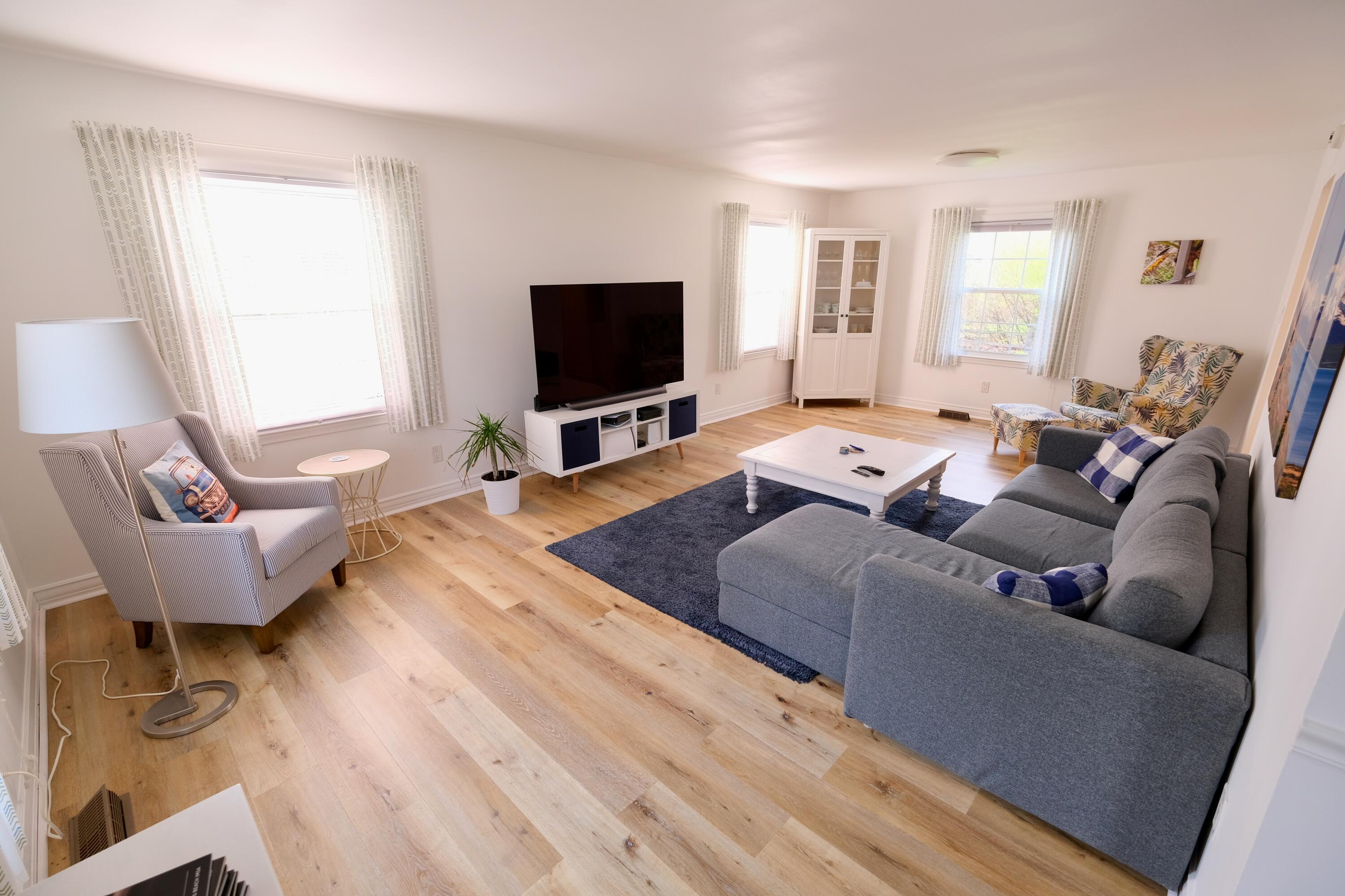 32272 Hearthstone Road Farmington Hills, MI 48334 - Photo 17 of 43 Living Room - 1