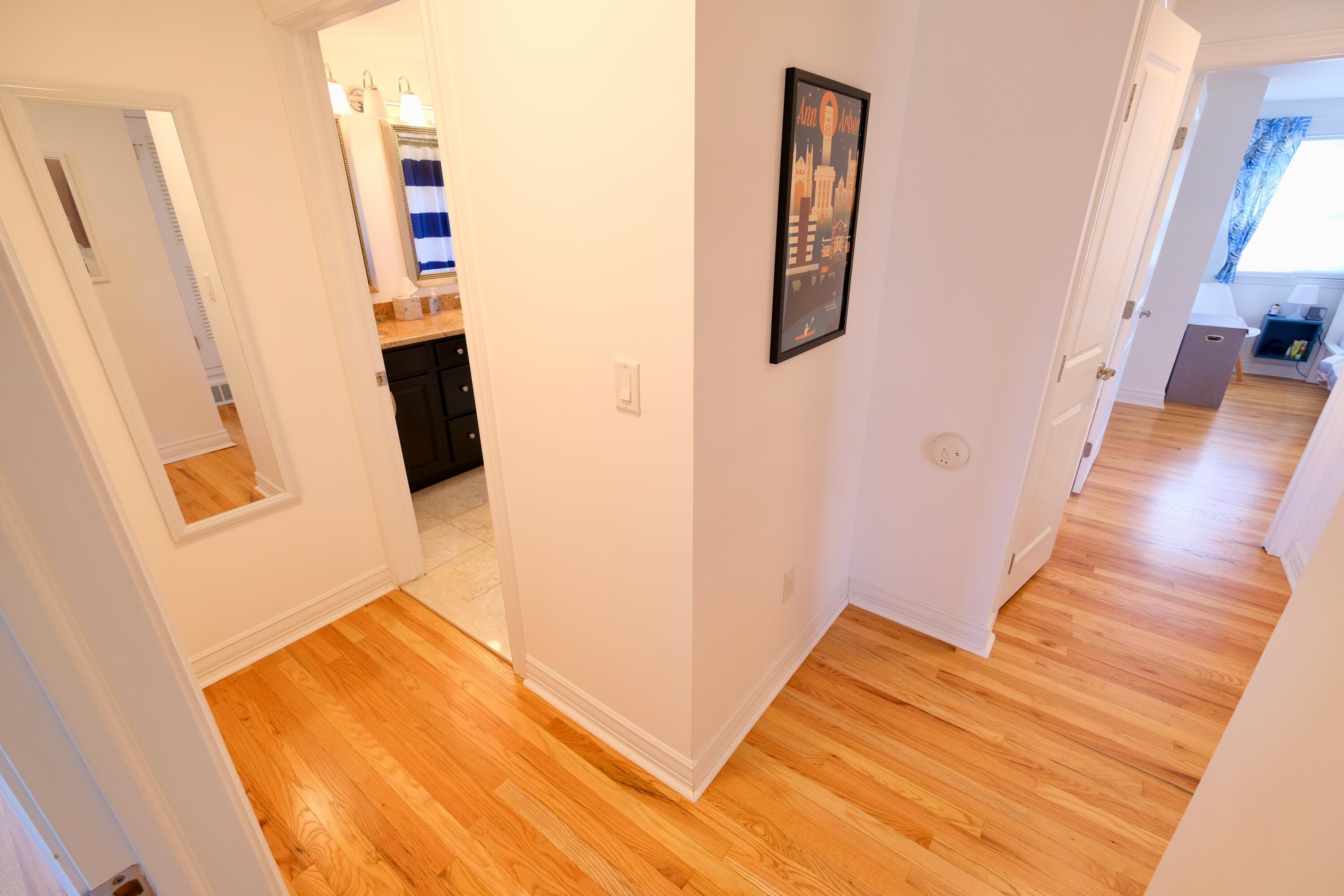 32272 Hearthstone Road Farmington Hills, MI 48334 - Photo 23 of 43 Upstairs Hallway - 2