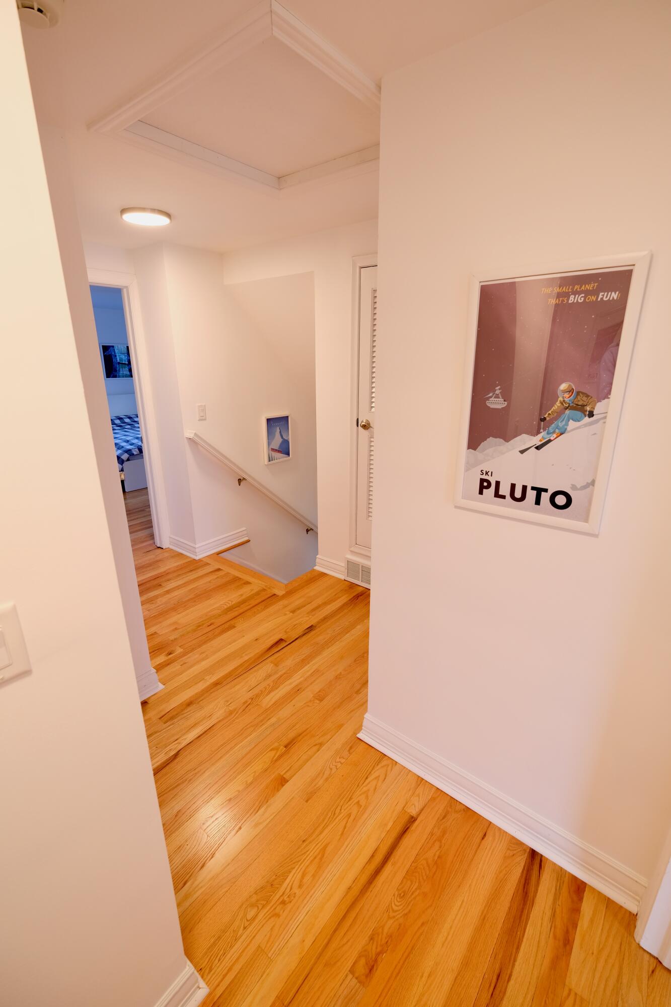 32272 Hearthstone Road Farmington Hills, MI 48334 - Photo 24 of 43 Upstairs Hallway - 3