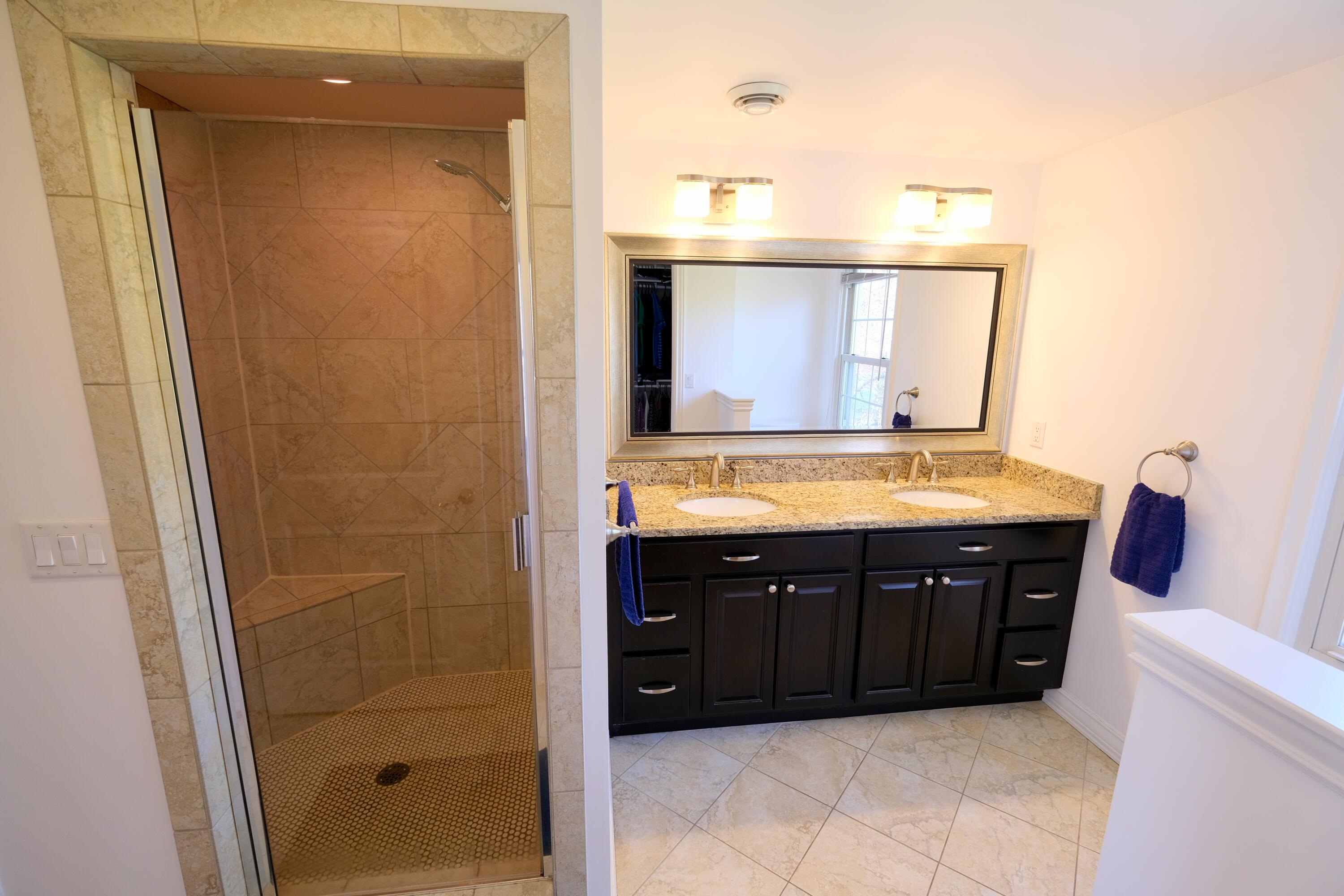 32272 Hearthstone Road Farmington Hills, MI 48334 - Photo 31 of 43 Bathroom 1 - Master - 2