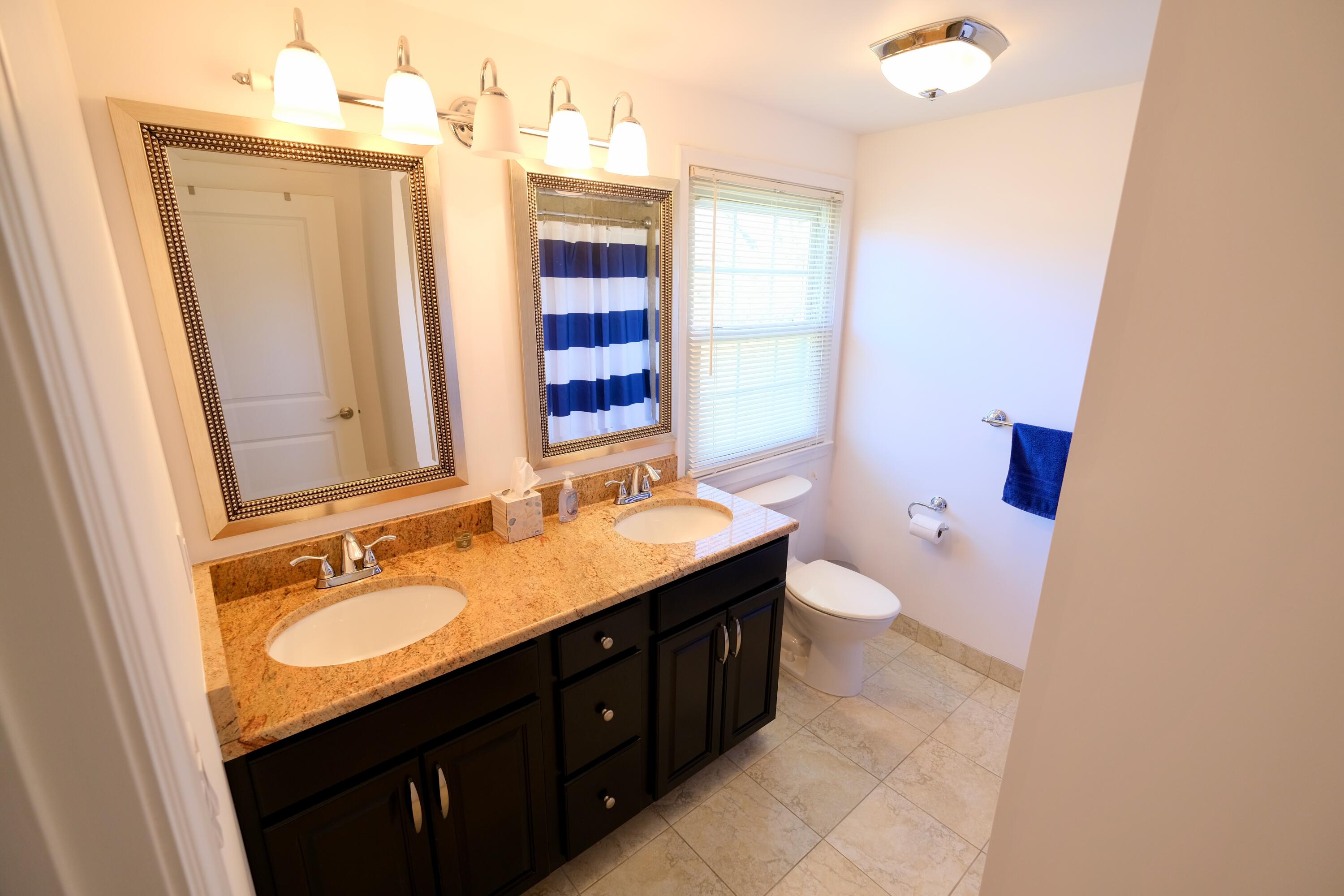 32272 Hearthstone Road Farmington Hills, MI 48334 - Photo 32 of 43 Bathroom 2 - 1