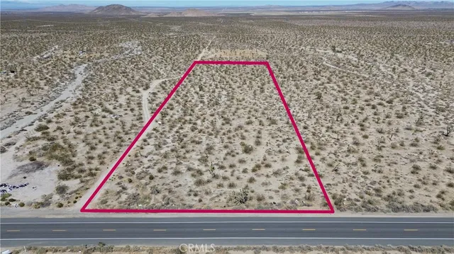 a view of a bath room