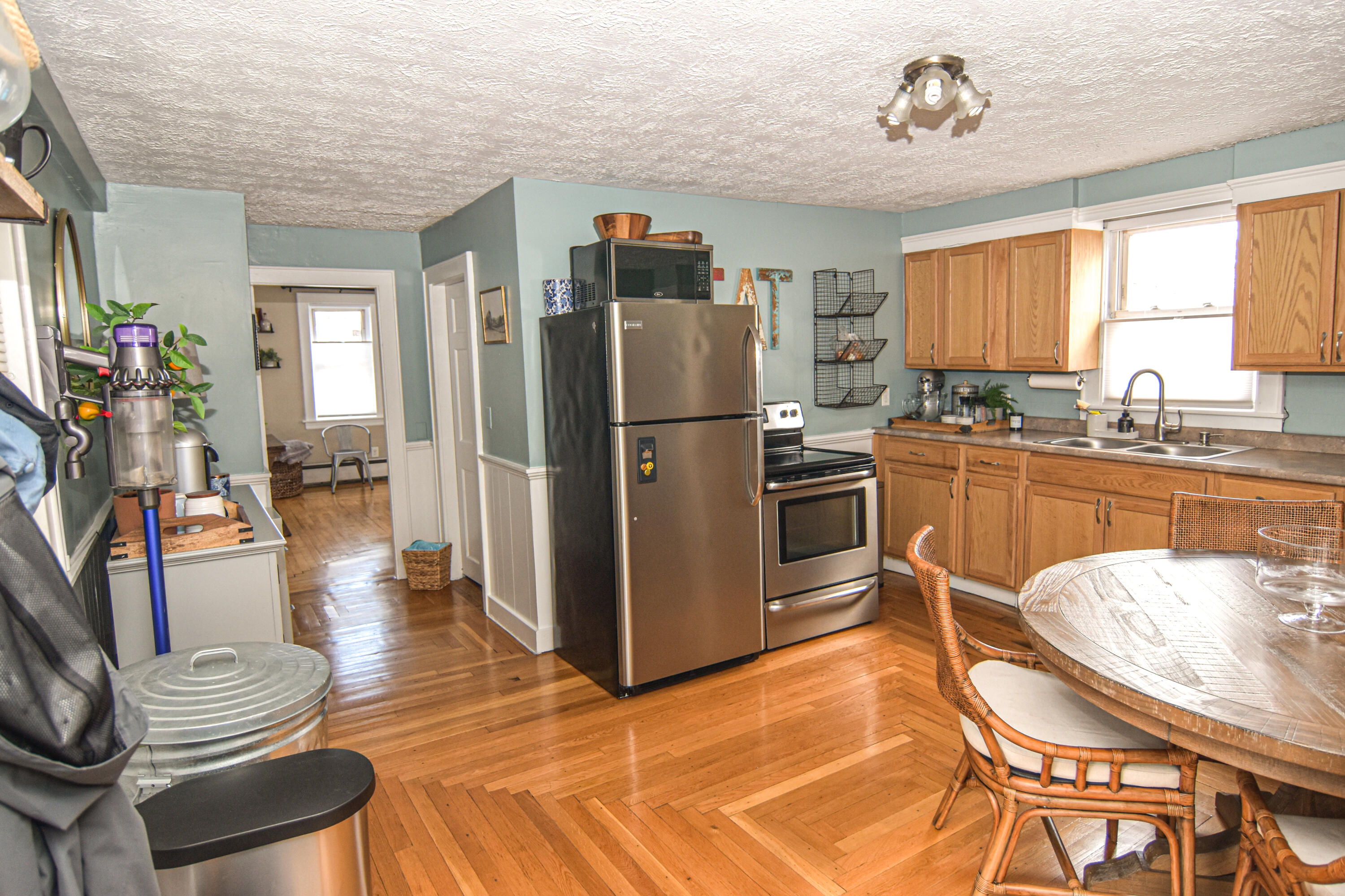 345 Main Street Saco, ME 04072 - Photo 9 of 31 Unit 1 Kitche/Dining