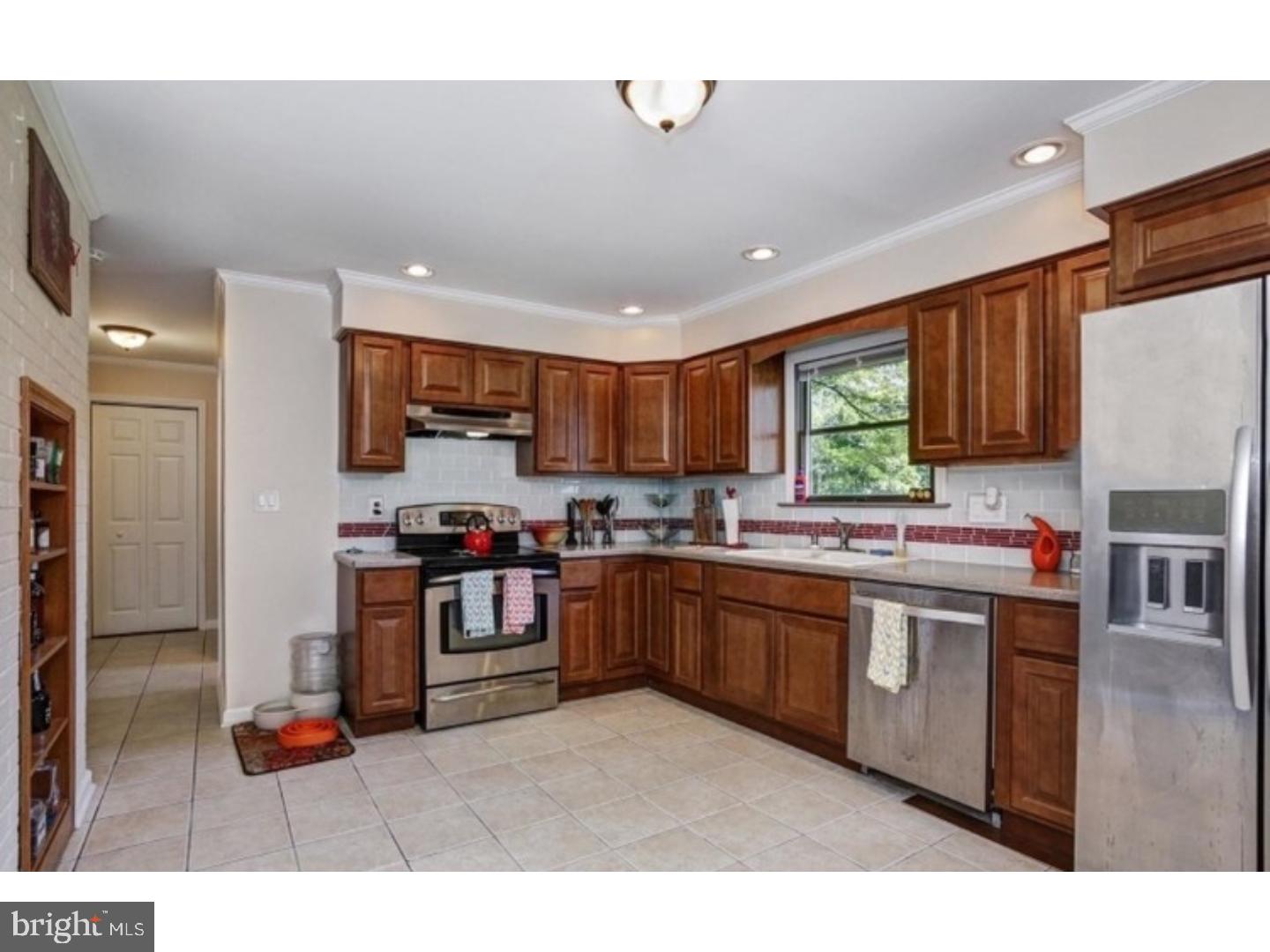 108 Greenbrook Road Green Brook, NJ 08812 - Photo 5 of 16