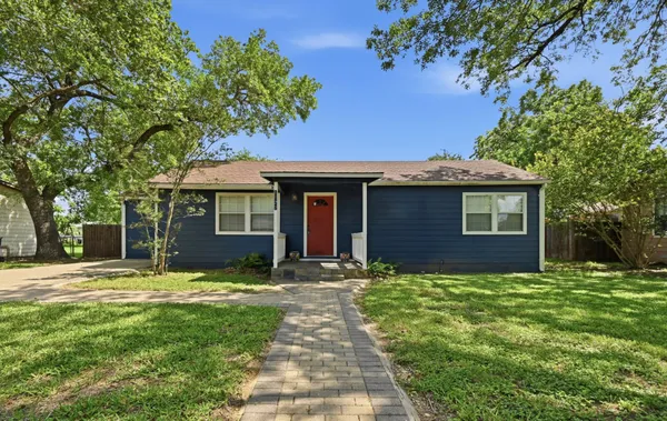 $179,000 | 1127 Parr Street, Luling, TX 78648