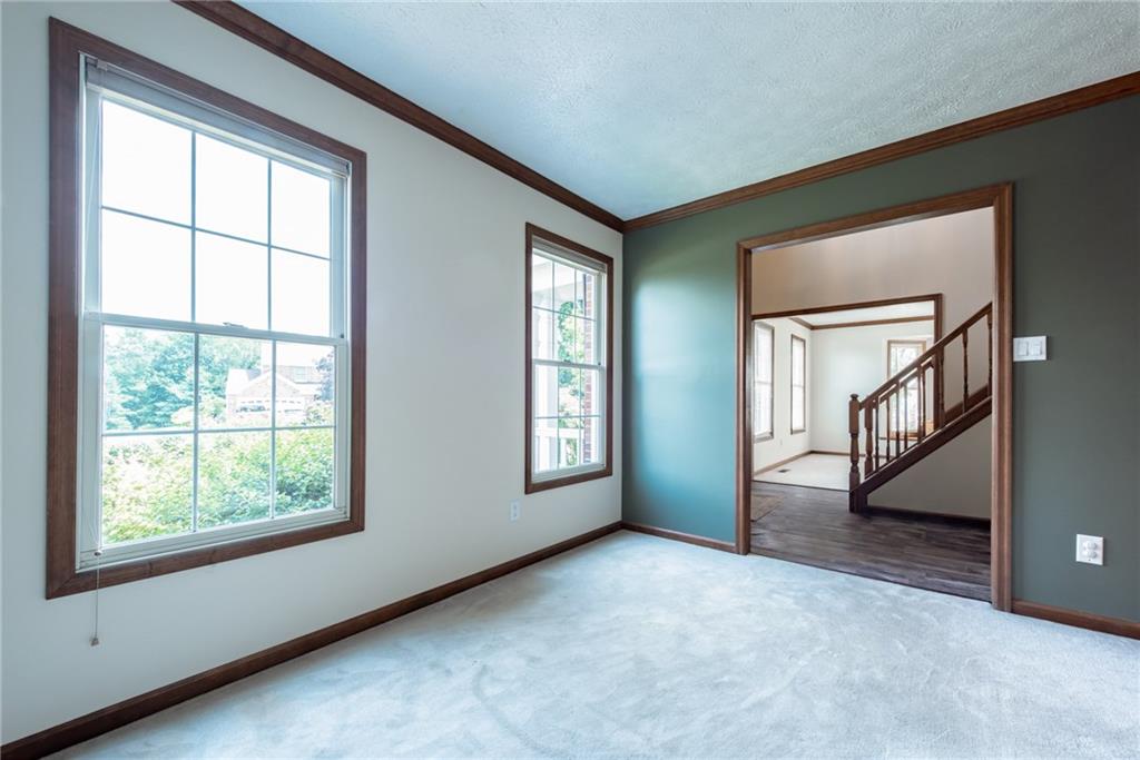 286 Rocky Ridge Road Bethel Park, PA 15102 - Photo 9 of 25 Gallery Image 9