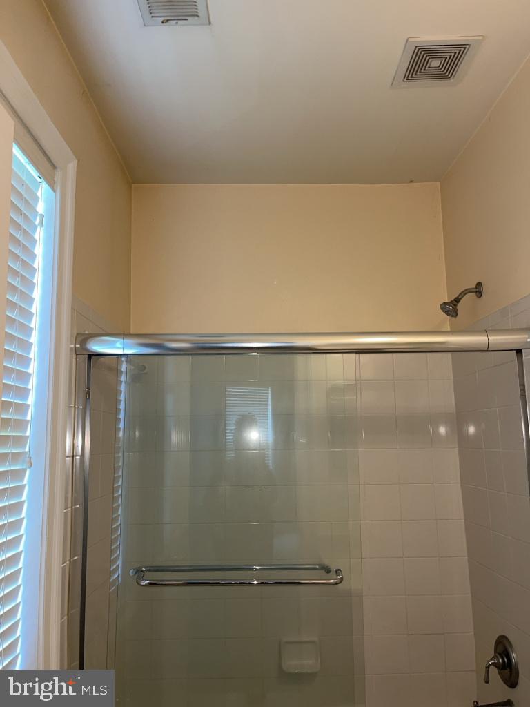 43417 Cedar Place Chantilly, VA 20152 - Photo 9 of 24 Modern bathroom with sleek design.