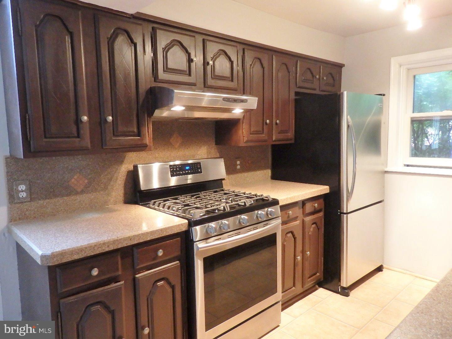 513 Achille Road Havertown, PA 19083 - Photo 9 of 25 Kitchen