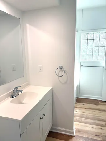 $249,990 | 3014 Edgewater Drive, Waterford, MI 48328