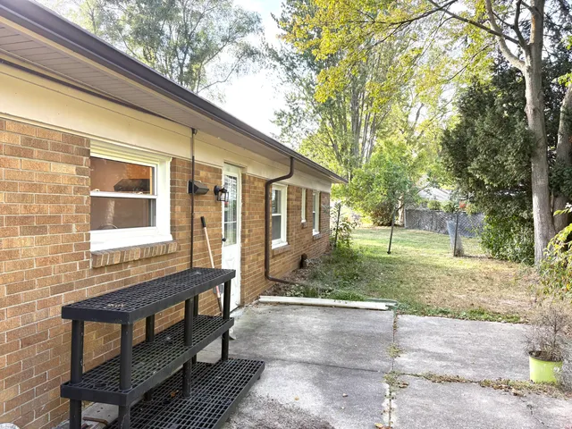 $249,990 | 3014 Edgewater Drive, Waterford, MI 48328