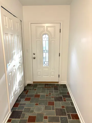 $249,990 | 3014 Edgewater Drive, Waterford, MI 48328